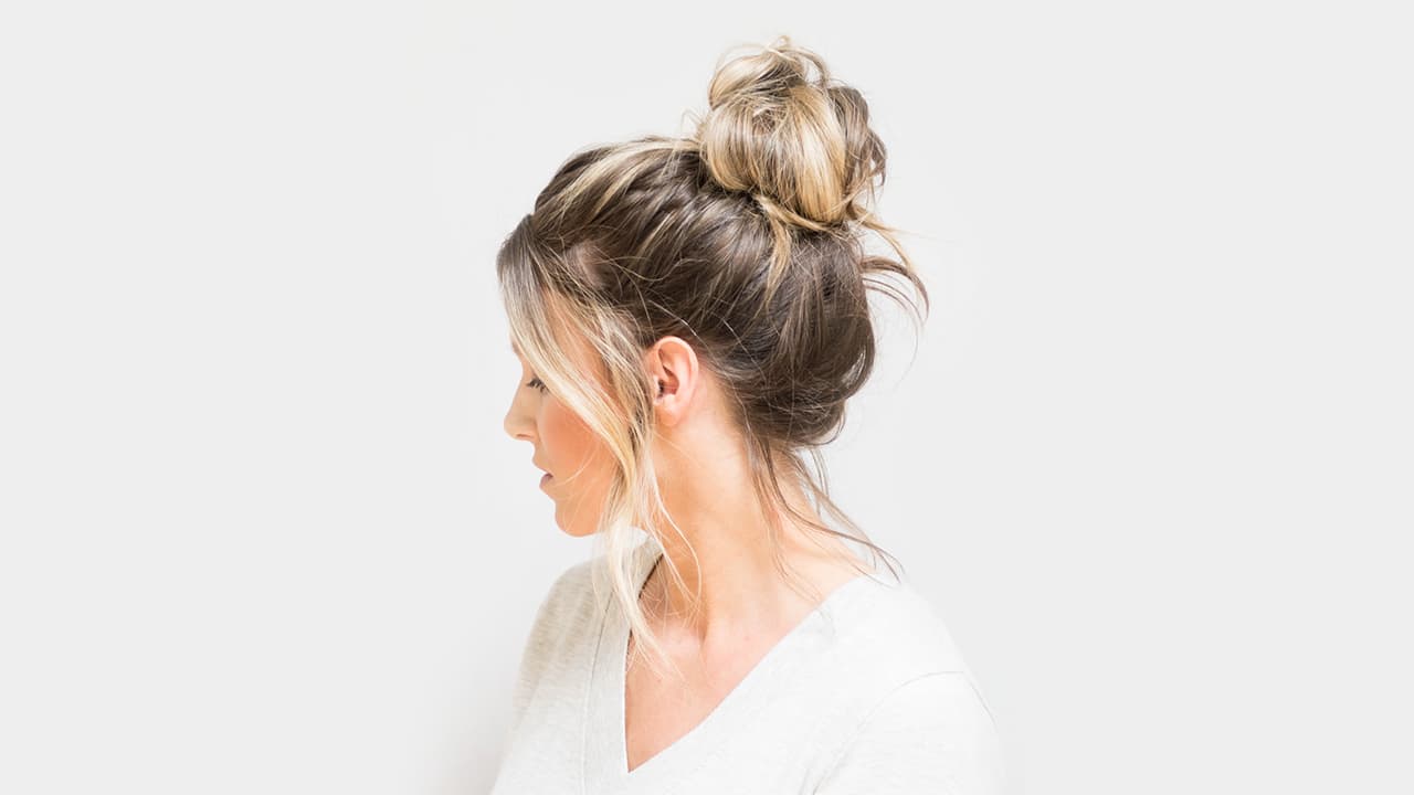 Messy Bun In A Few Easy Steps