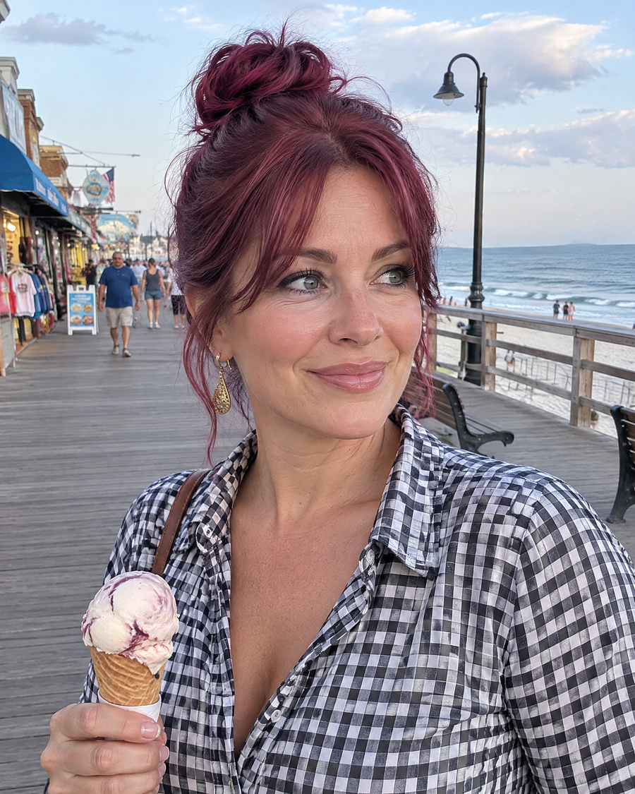 Woman wearing the JuvaBun Messy Bun in Burg on the boardwalk