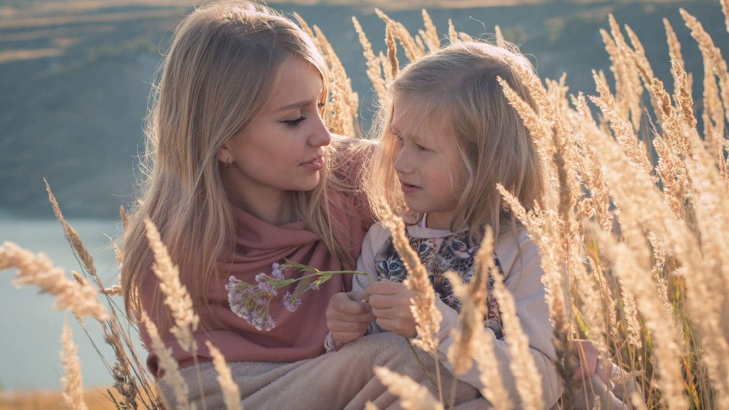 mom and daughter juvabun