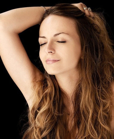 The Best Tips For How To Dry Wavy Hair - JuvaBun